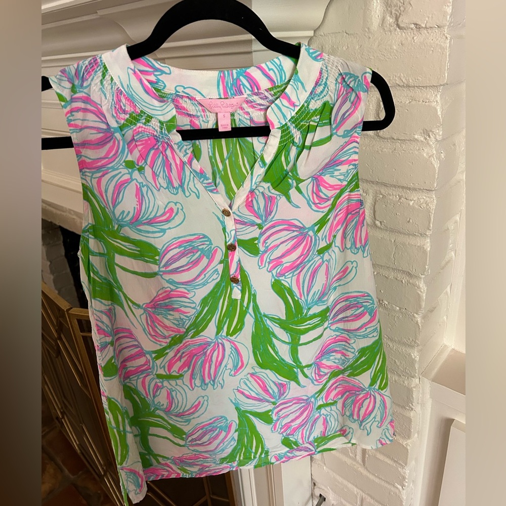 Floral Lilly Pulitzer Top!